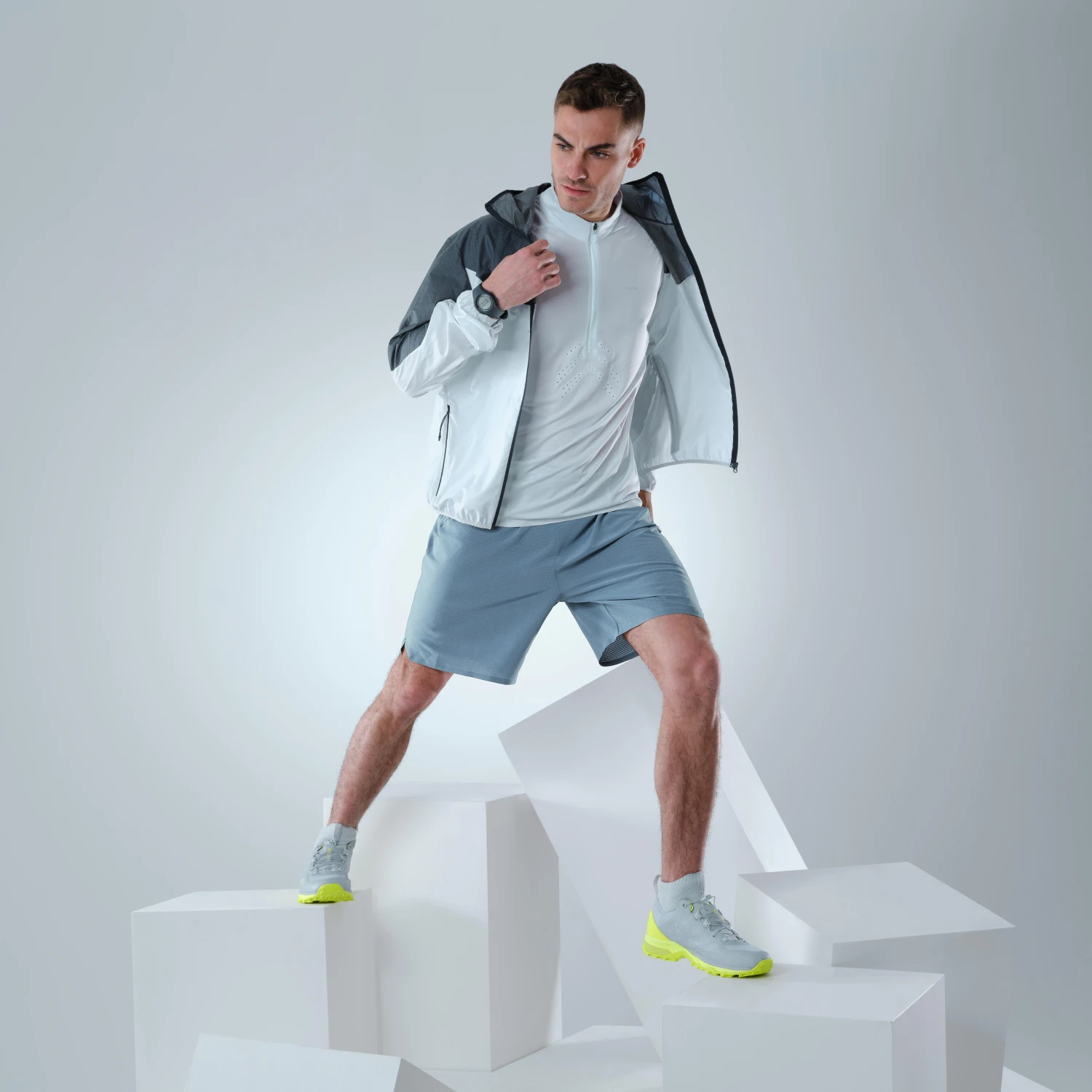 Quechua Men’s Fast Hiking Windbreaker Jacket FH500 Helium Wind Grey 2 Quechua Men’s Fast Hiking Windbreaker Jacket FH500 Helium Wind Grey - Image 2