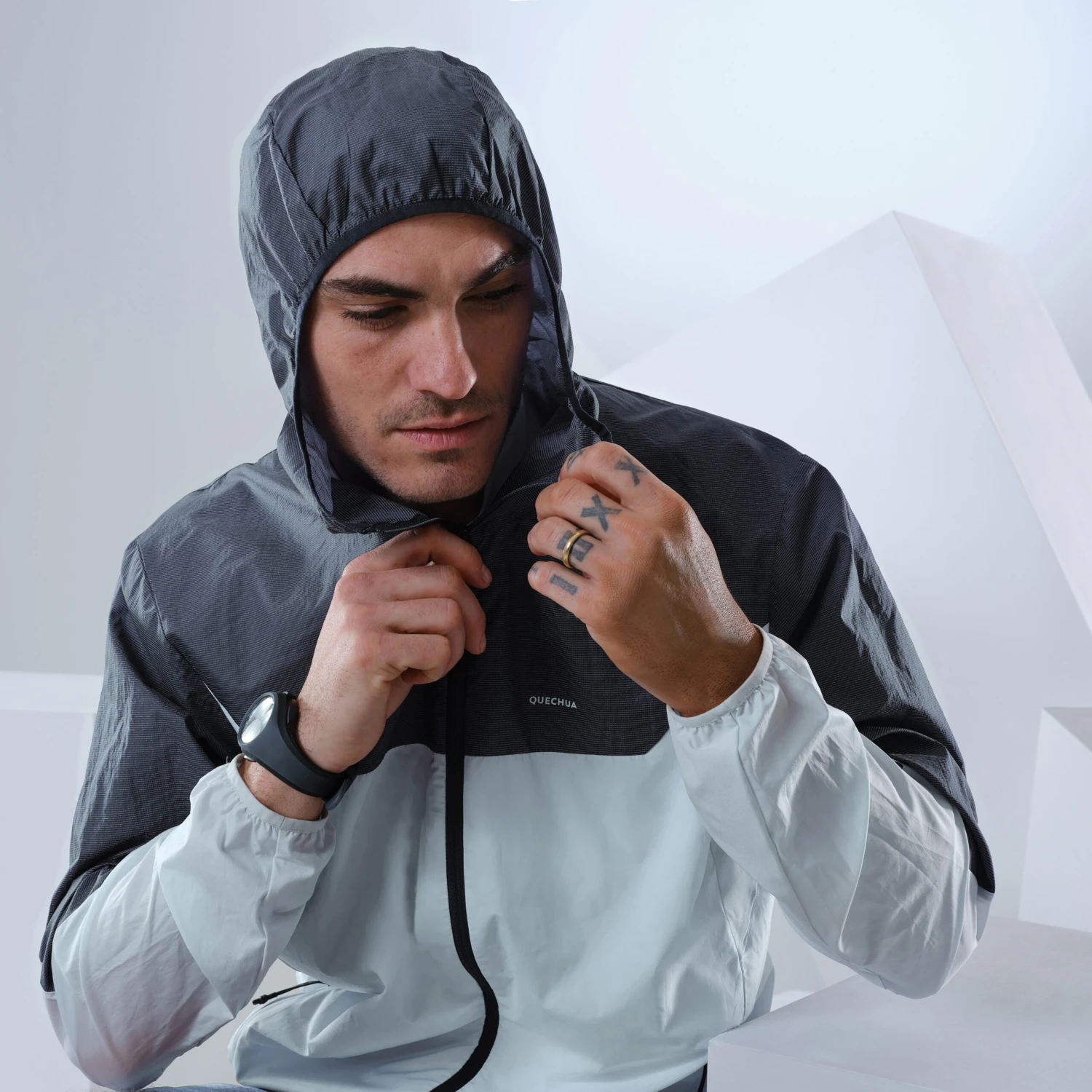 Quechua Men’s Fast Hiking Windbreaker Jacket FH500 Helium Wind Grey 7 Quechua Men’s Fast Hiking Windbreaker Jacket FH500 Helium Wind Grey - Image 7