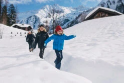 Quechua KIDS’ WARM AND WATERPROOF HIKING PARKA - SH900 -23°C - 7 22 Quechua KIDS’ WARM AND WATERPROOF HIKING PARKA - SH900 -23°C - 7 -Hiking Gear Shop kf40a6f2962829f9b877786a9cf4ff5bc